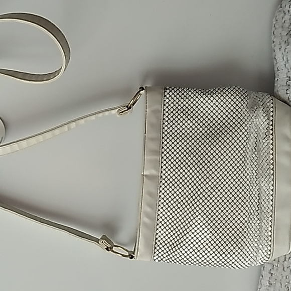 Whiting & Davis Handbags - Whiting & Davis vintage metal mesh off-white crossbody purse bag